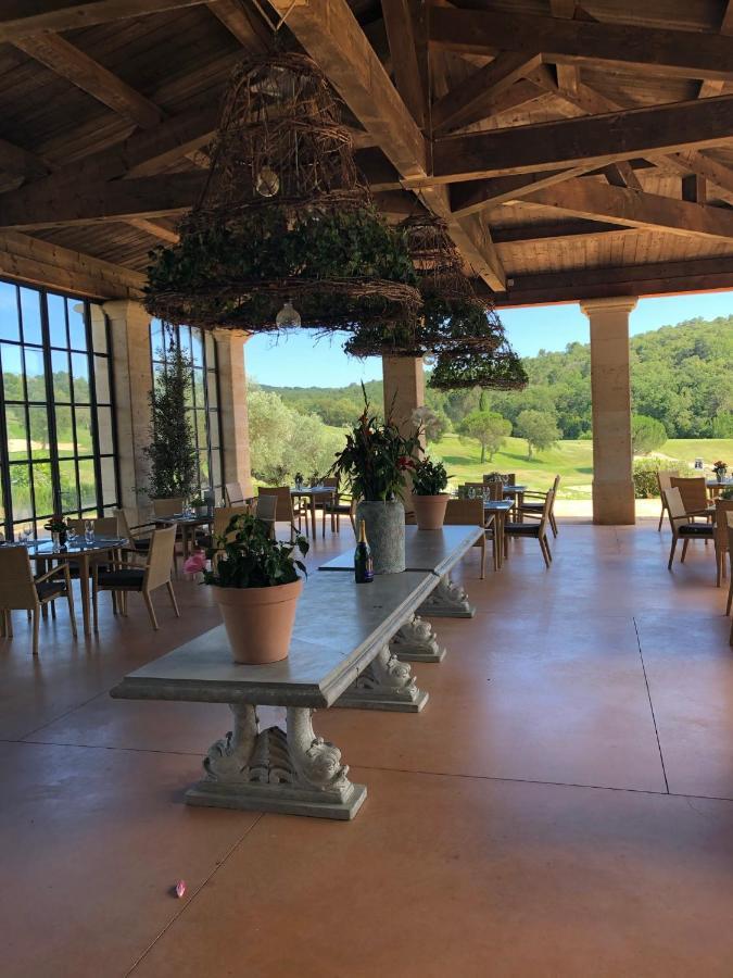 Charmantes Haus Im Golf Club Saint Tropez Kültér fotó