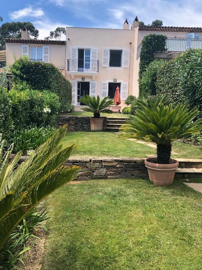 Charmantes Haus Im Golf Club Saint Tropez Kültér fotó