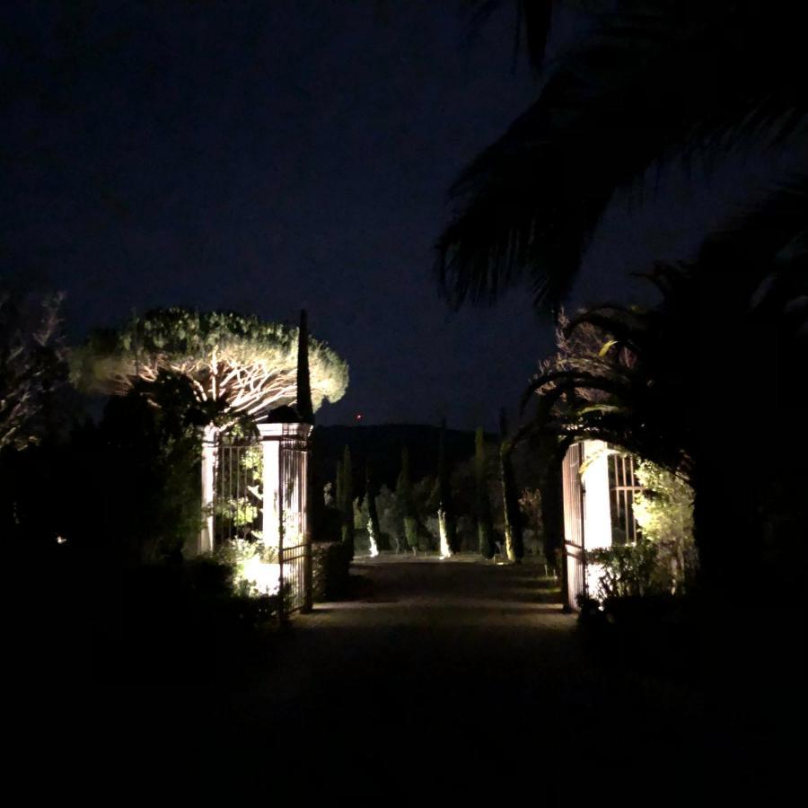 Charmantes Haus Im Golf Club Saint Tropez Kültér fotó