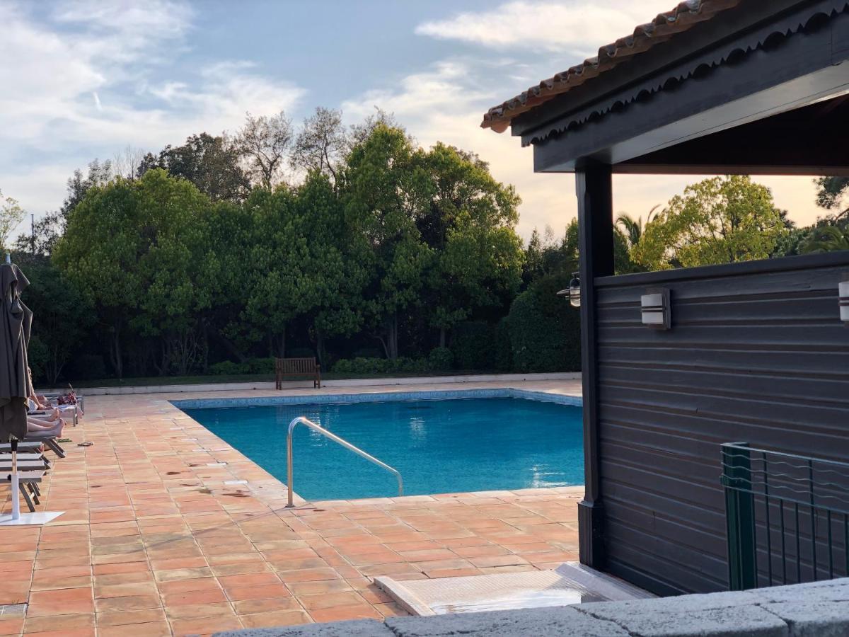 Charmantes Haus Im Golf Club Saint Tropez Kültér fotó
